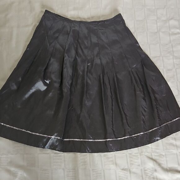 Chic Gray A-Line Skirt with Full Silhouette - Picture 9 of 16